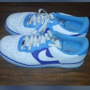 Nike Air Force 1 '07 LV8 '75th Anniversary Lakers' sneaker. 